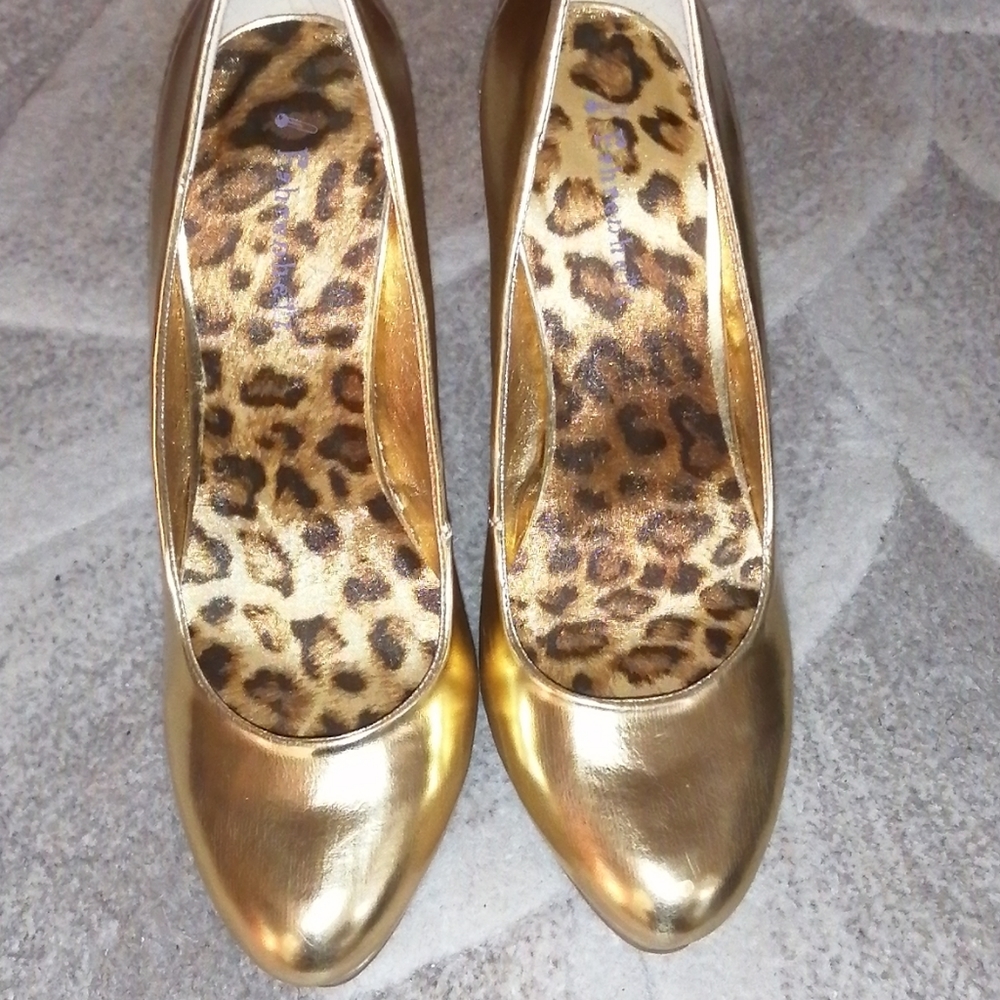 Shoes - Picture 4 of 4